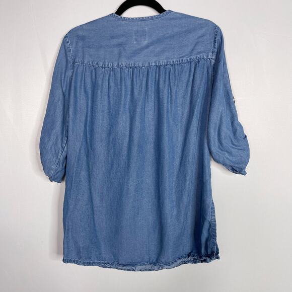 Anne Klein Small S Blue Chambray 3/4 Roll Tab Sleeve Blouse Top Split V Neck - Picture 2 of 9